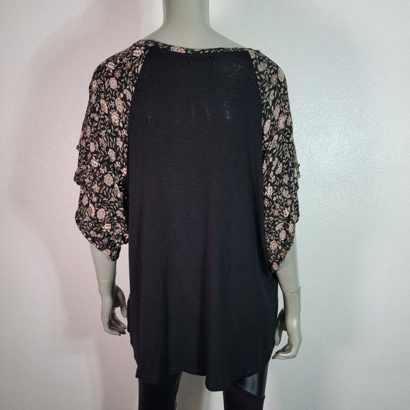 Maurices Top Plus Size 1X Flutter Sleeve Crew Neck Floral Stretch Casual Black - Picture 5 of 6